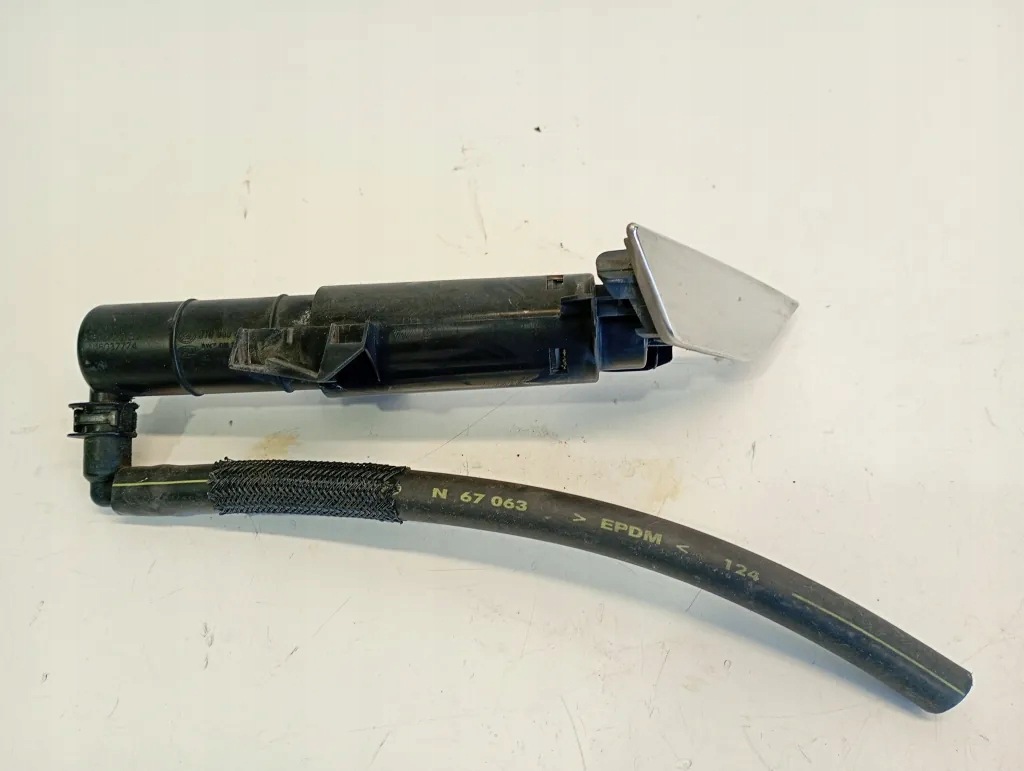 Buse de lave-phare droit OEM 3T0955978A image 2