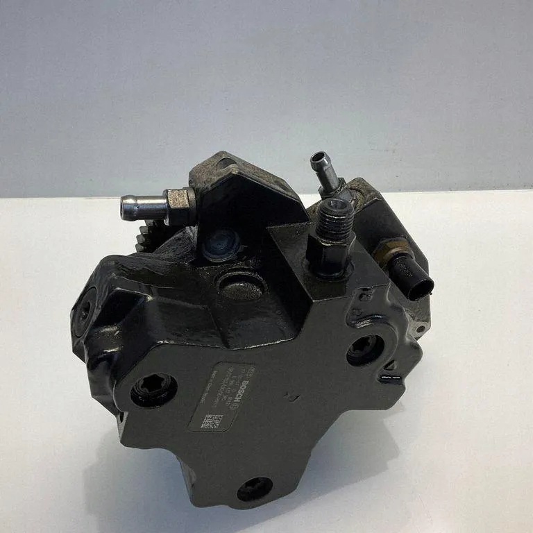 Mercedes W204 3.0 320 CDI ruiskutuspumppu OEM A6420700501