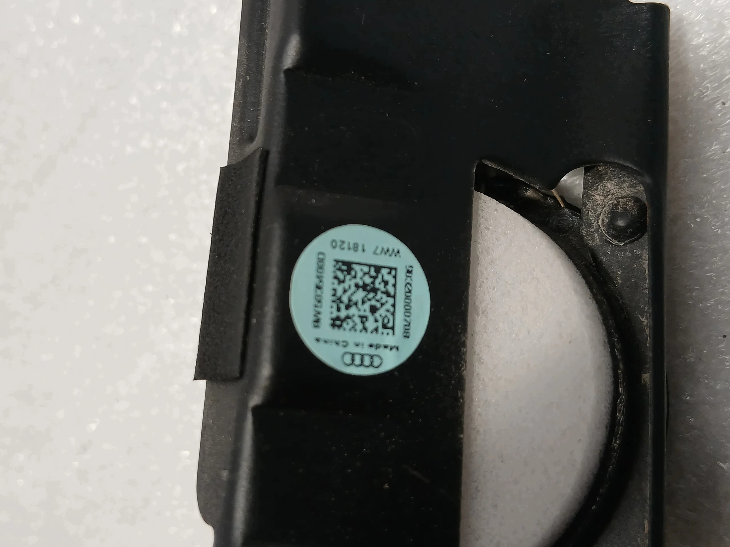 Audi A4 B9 Rechter luidspreker OEM 8W5035400D image 3