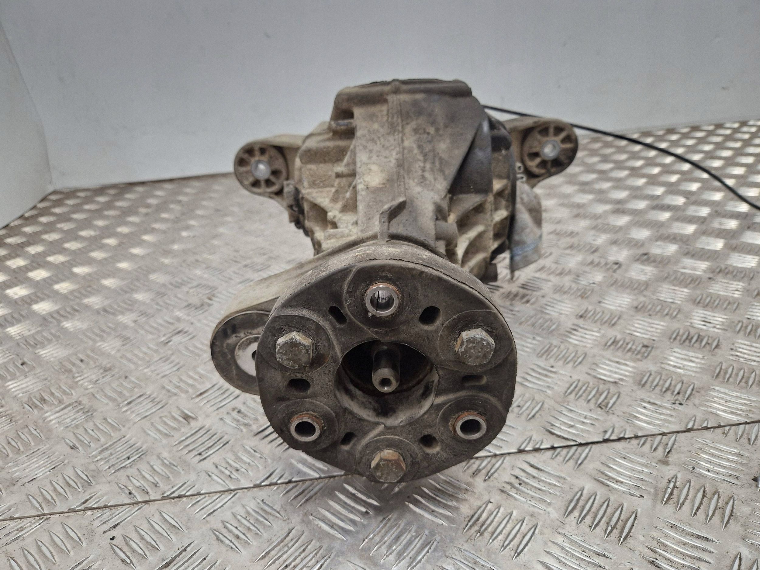 Mercedes ML W164 Taka-akselin Differentials OEM 4460310032