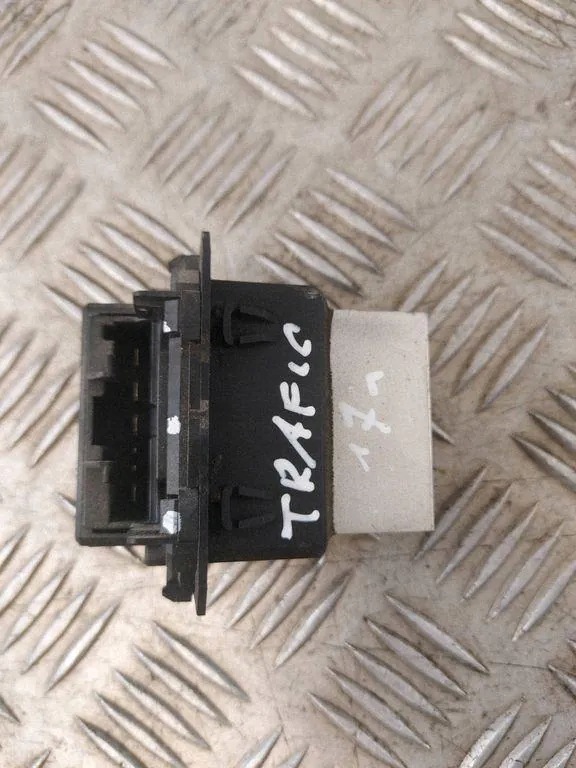 Verwarmingsventilatorrelais OEM T1031332X Opel Vivaro image 4
