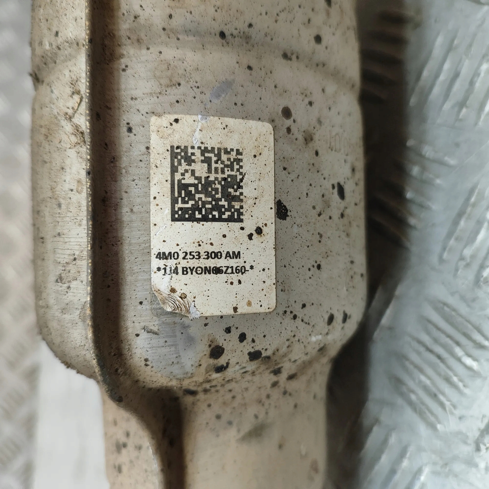 Porsche Abgastank OEM 4M0253300AM - Gebraucht image 6