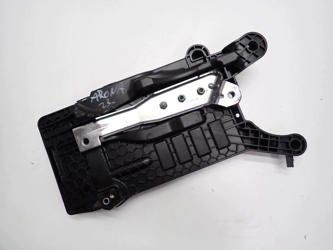 Käytetty akunkansi OEM 2Q0915331 Volkswagenille
