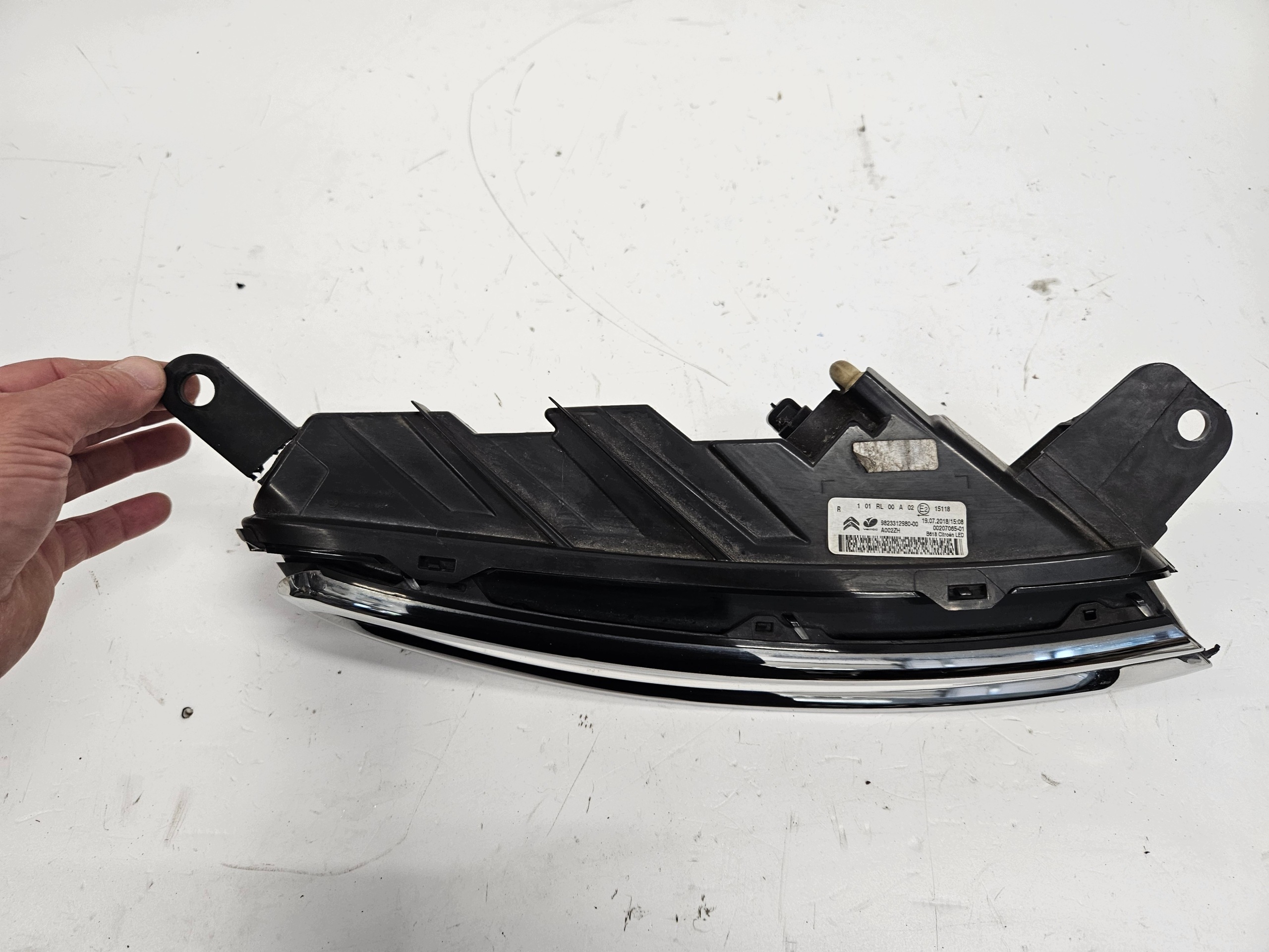 OEM 9823312980 Oikea LED DRL Valo Citroen C3 III:lle