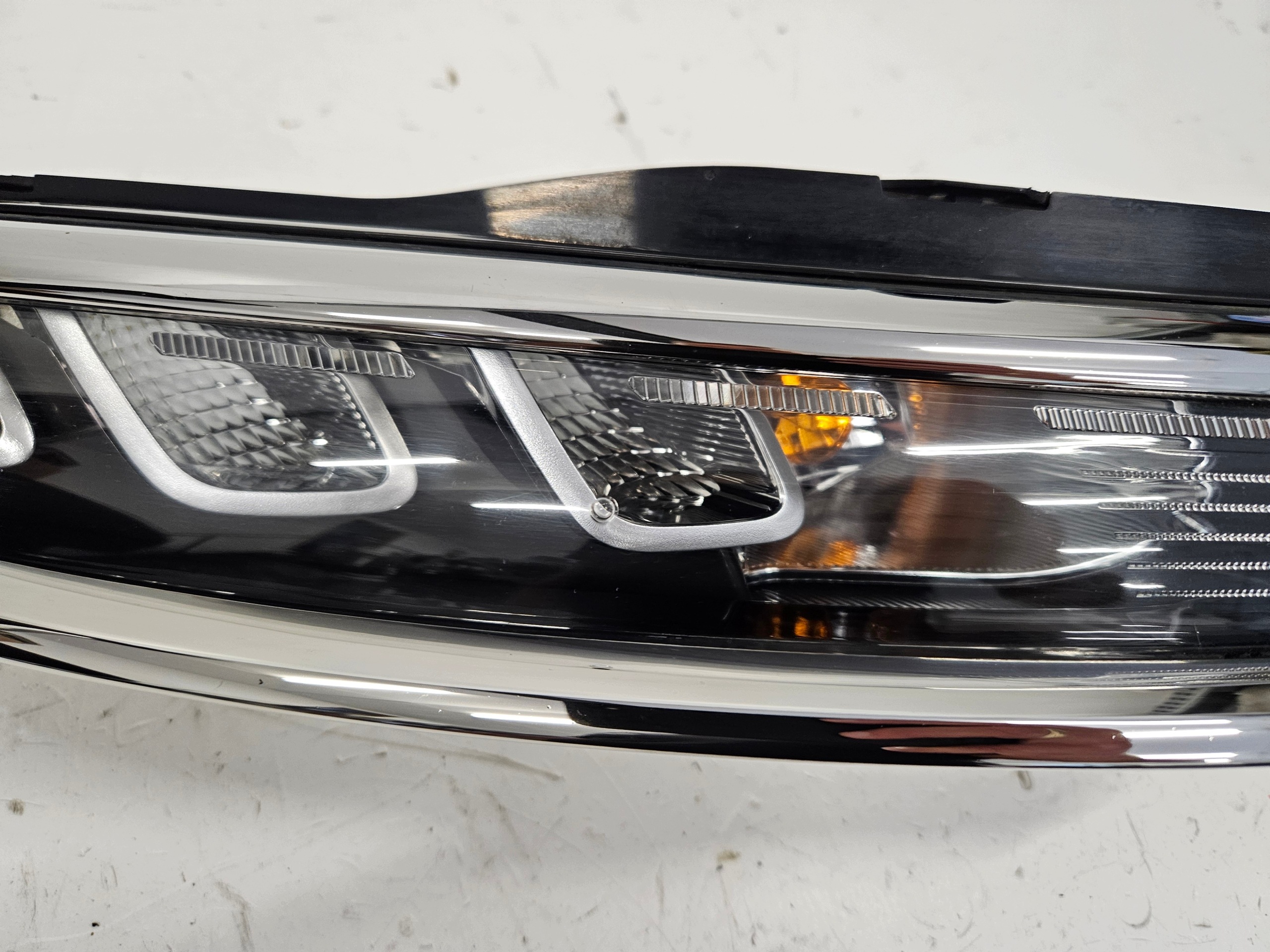 OEM 9823312980 Farol Direito LED DRL para Citroen C3 III image 6