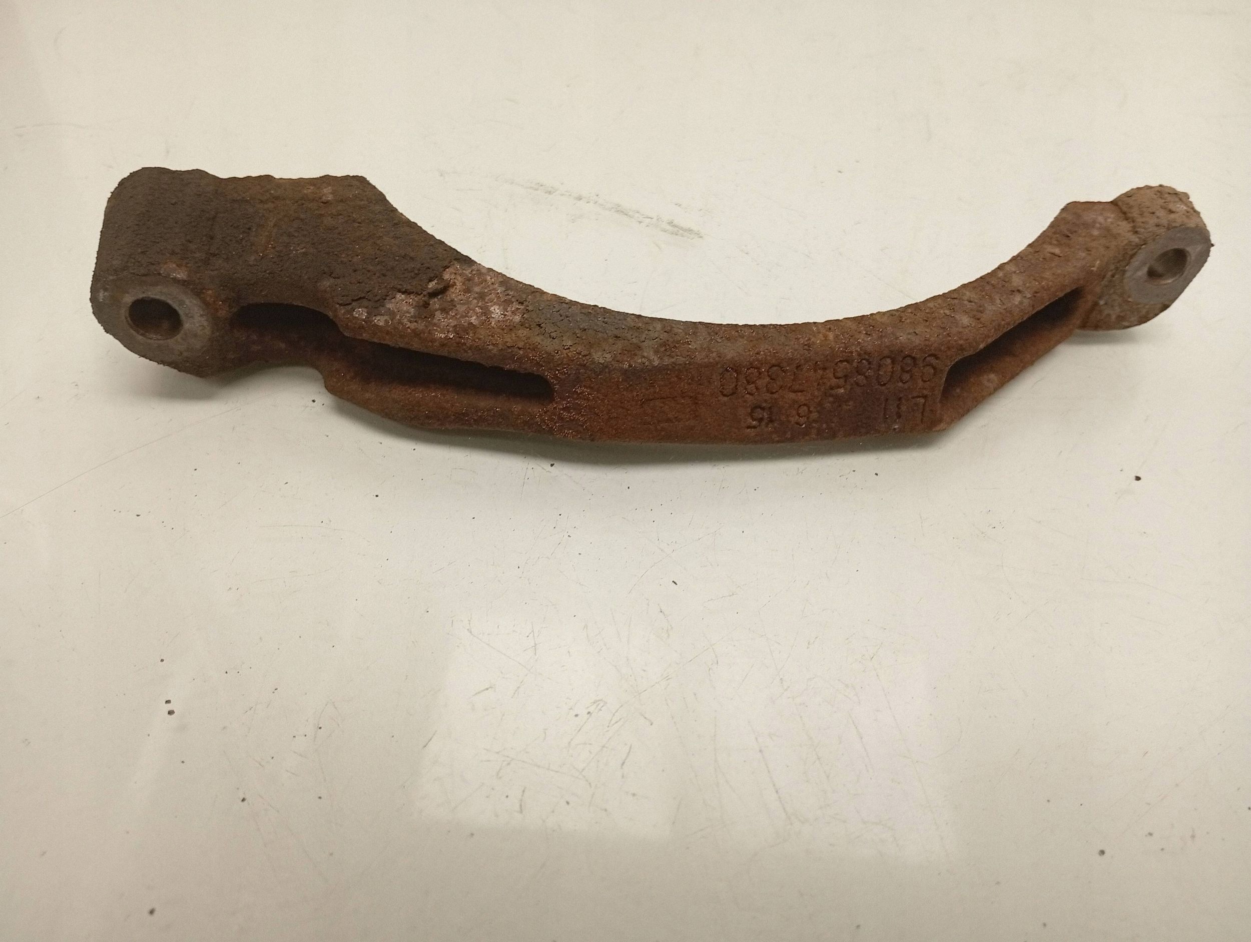 Pakoputken kiinnitys OEM 9808547380 Peugeot 308 II:lle