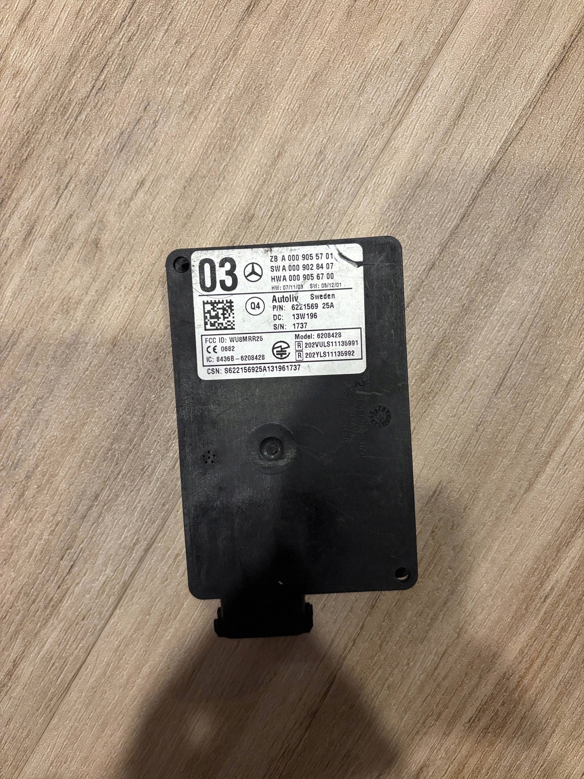 Sensor radar OEM A0009055701 para Mercedes W212 W218 image 2