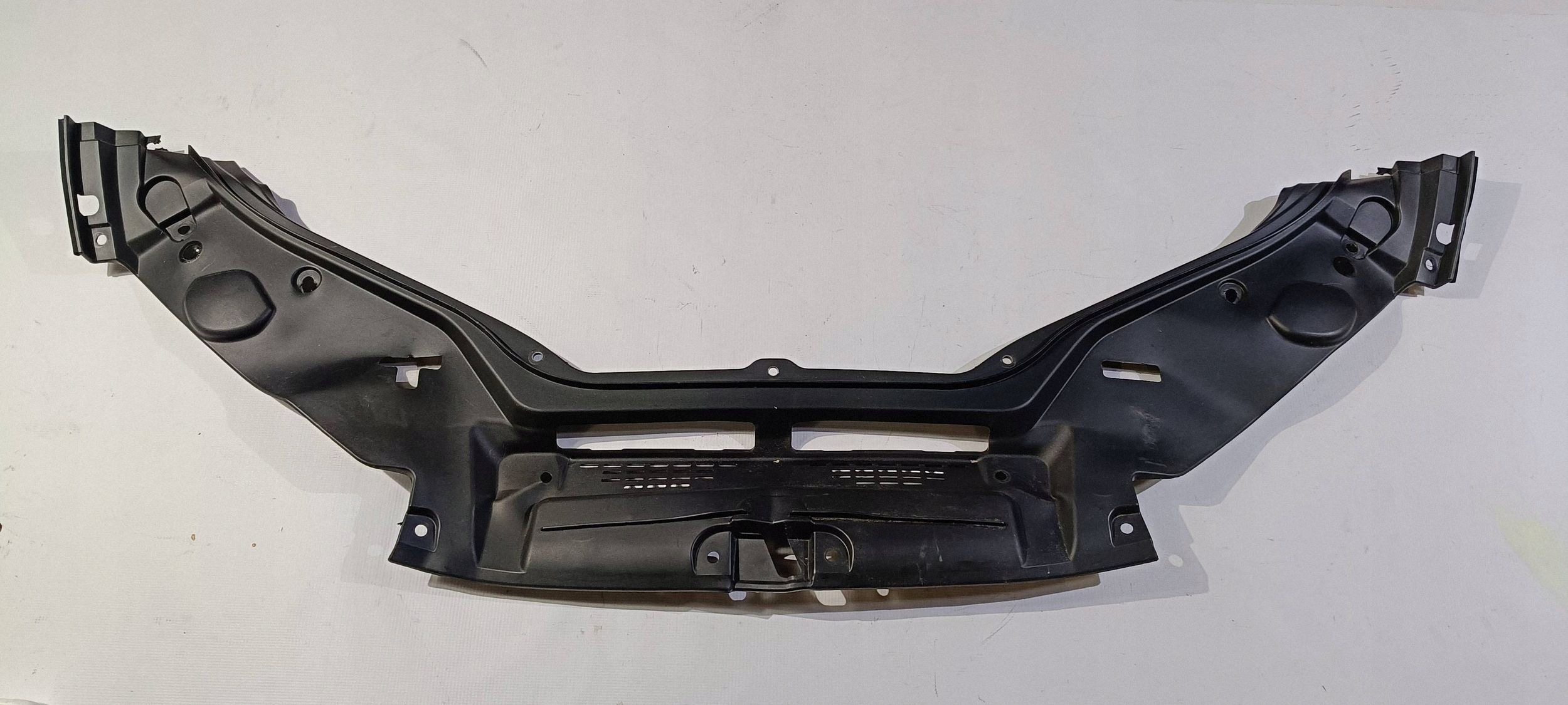 Support radiateur Maserati OE OEM 670042318 Occasion image 2