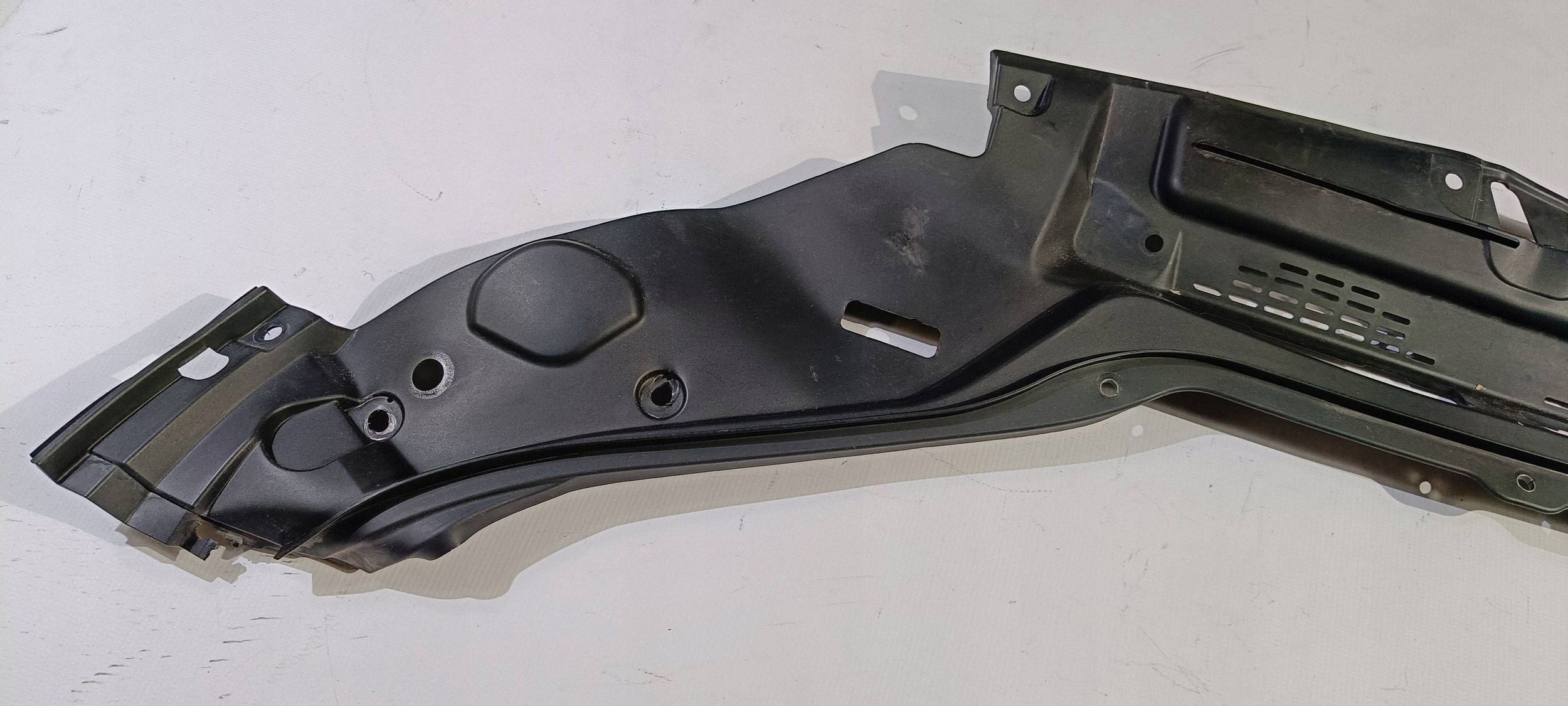 Support radiateur Maserati OE OEM 670042318 Occasion image 6