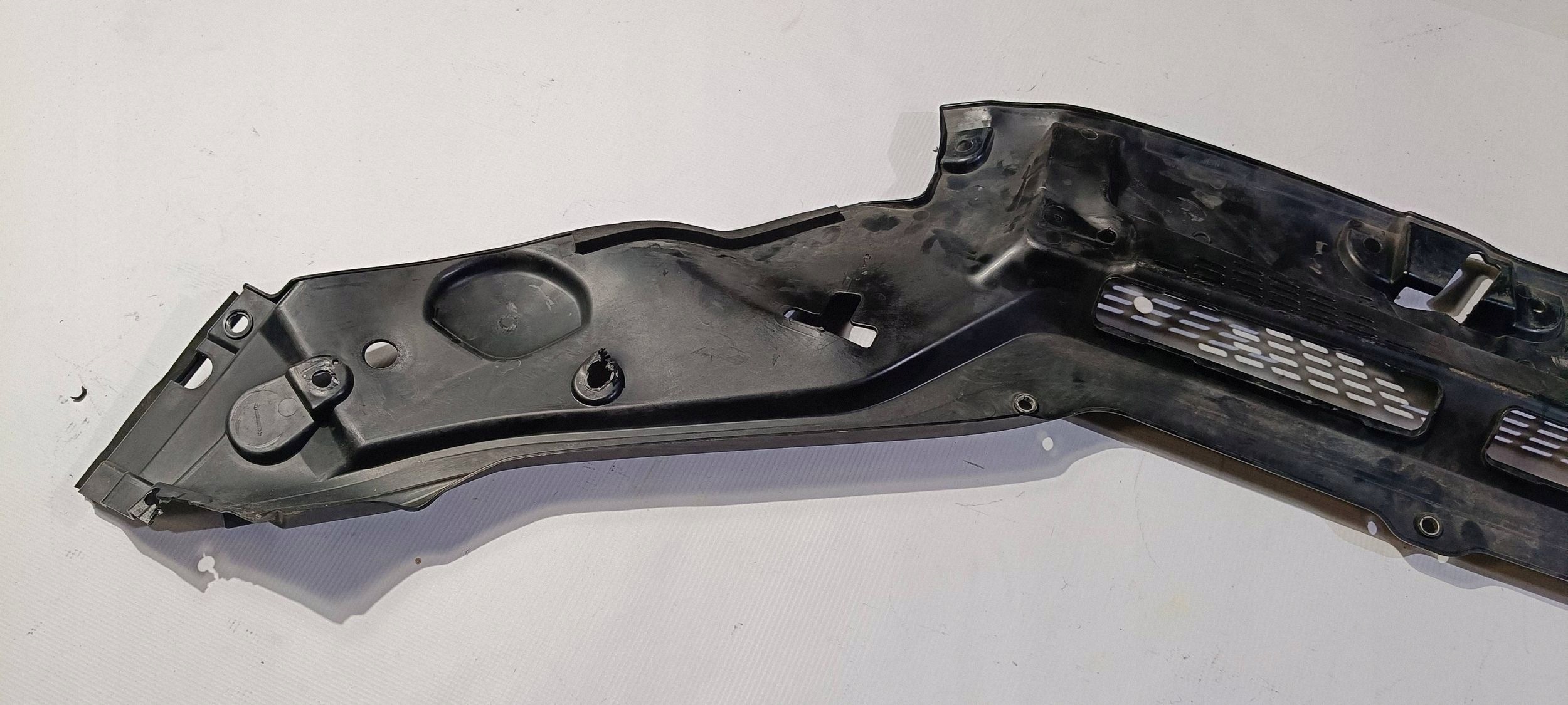 Support radiateur Maserati OE OEM 670042318 Occasion image 9
