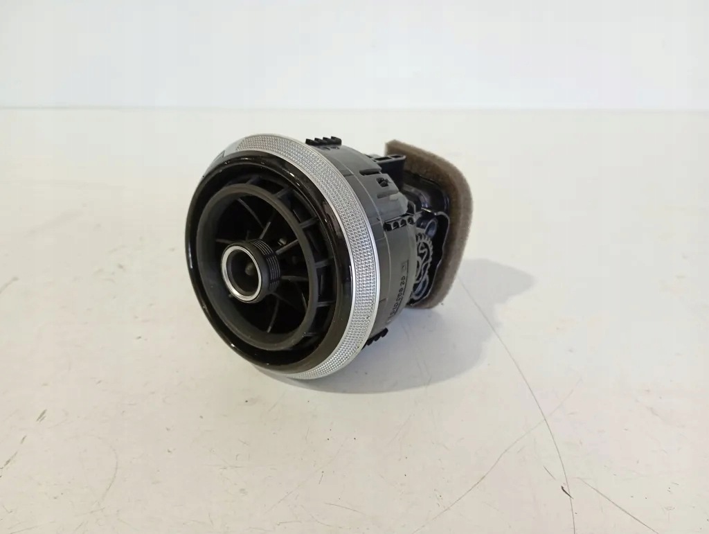 Vents de tableau de bord OEM 8V0820901C pour Audi A3 Limousine image 2