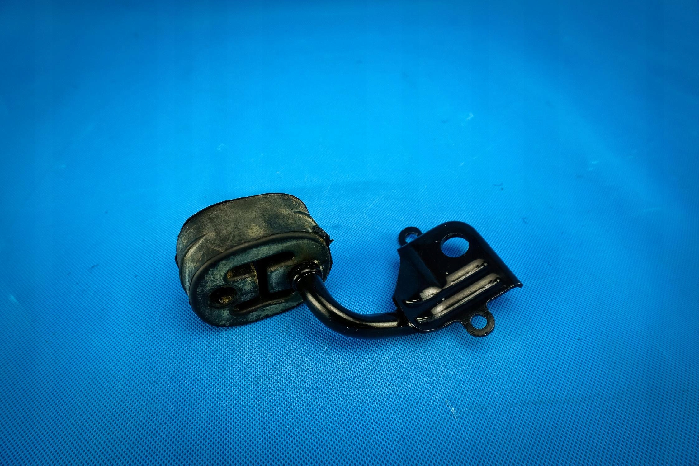 Support d'échappement OEM 4M0253144K pour Audi Q7 4M0 image 3