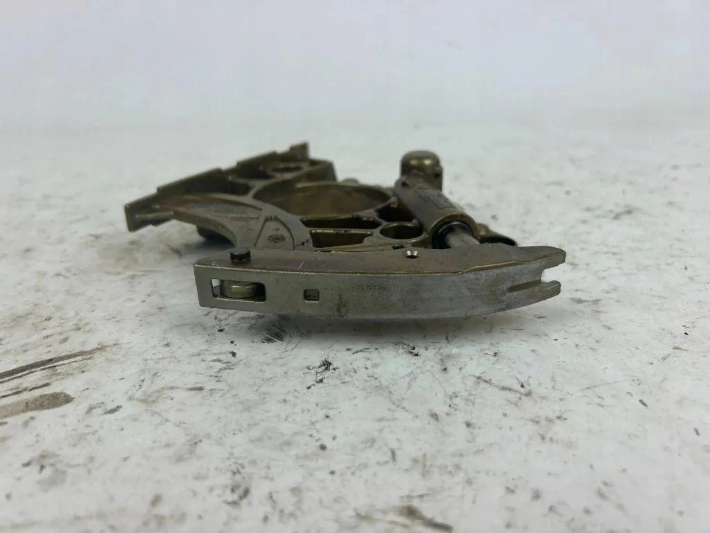 Kiristin OEM 06E109217AD - Käytetty Audi OE -osa