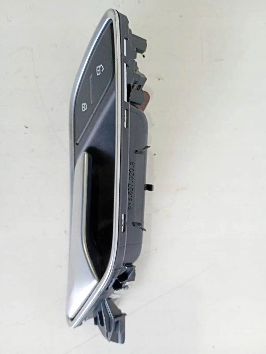 OEM 8V3837020B Oikea taka sisäkahva Audi A3 8V
