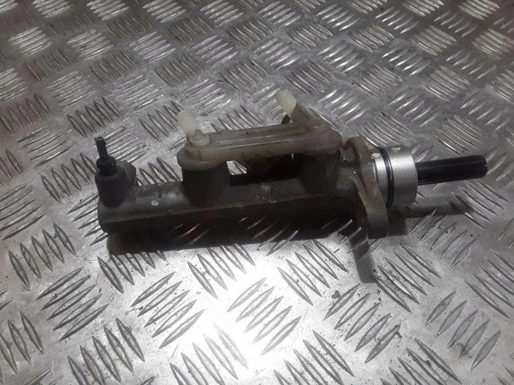 Jarru sylinteri OEM 2L2600345 Toyota Previa