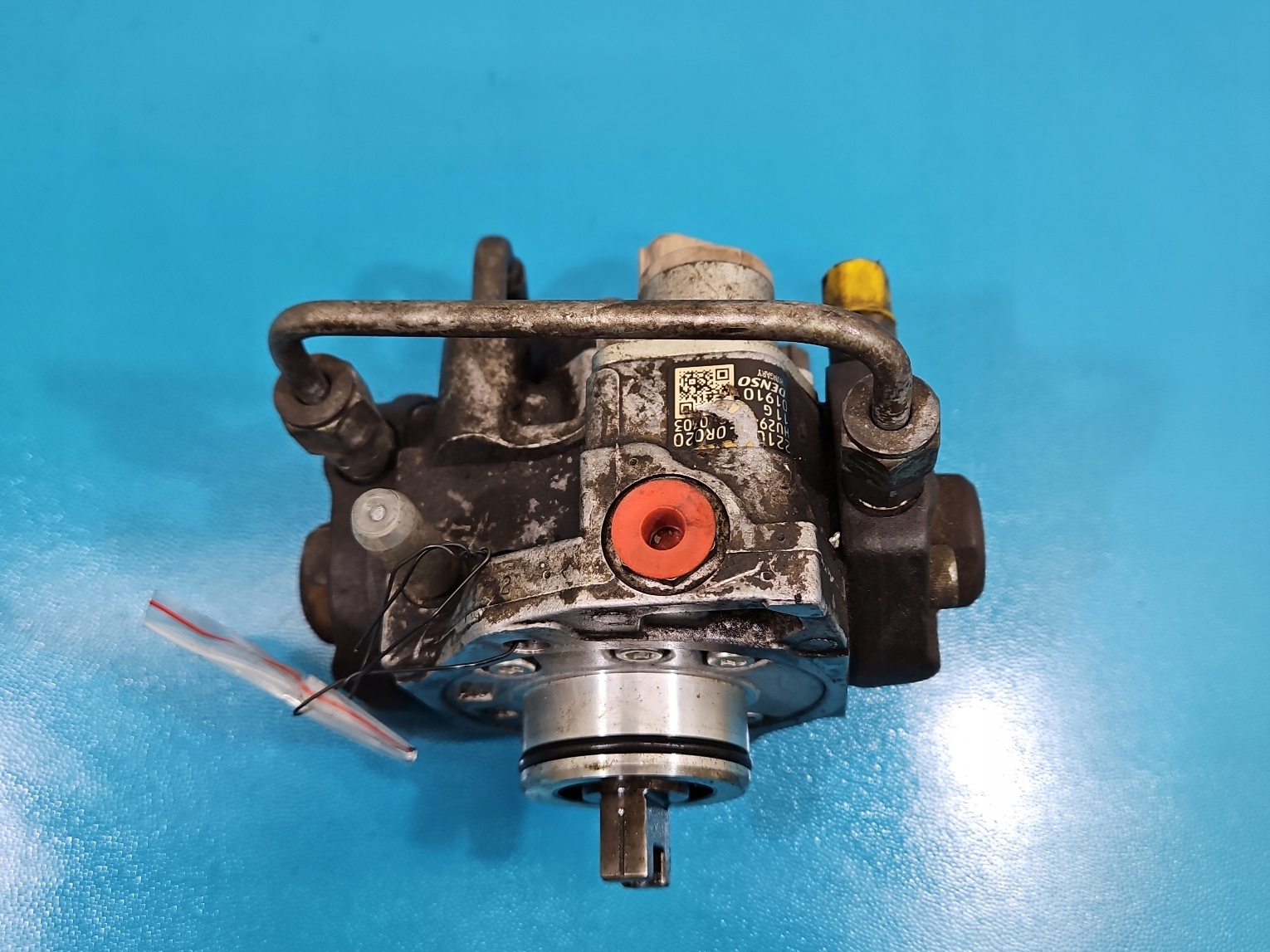 Pompe à injection Denso 22100-0R020 d'occasion image 3