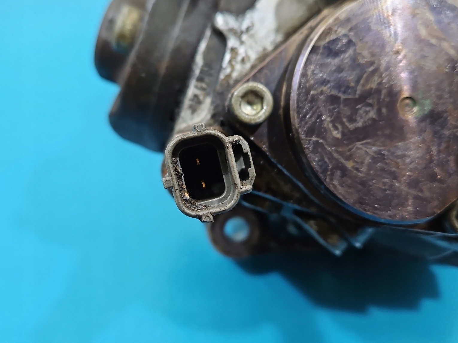 Pompe à injection Denso 22100-0R020 d'occasion image 8