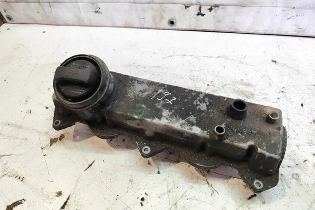 Cubierta seguidor de levas VW OEM 038103475D - Usado image 2