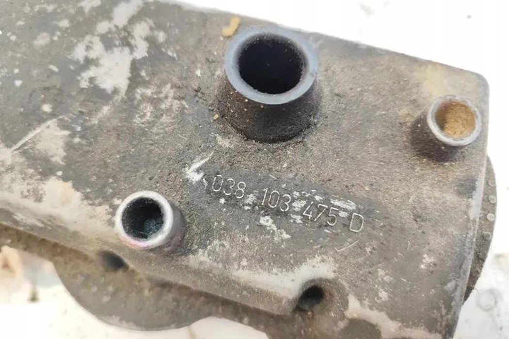 VW Nokka-ajan seuraajan kansi OEM 038103475D - Käytetty
