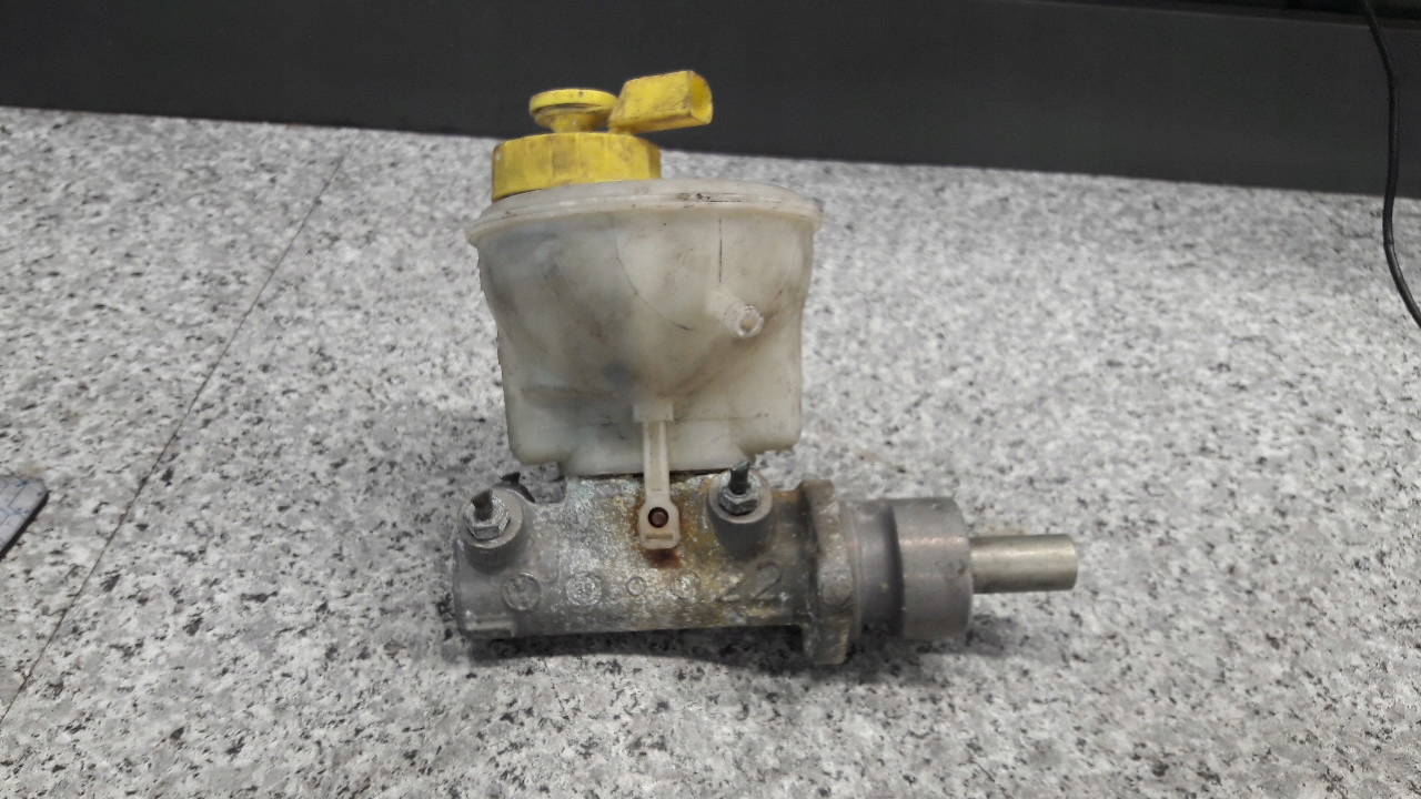 Cilindro de travão VW usado OEM 21026499 Caddy III image 2