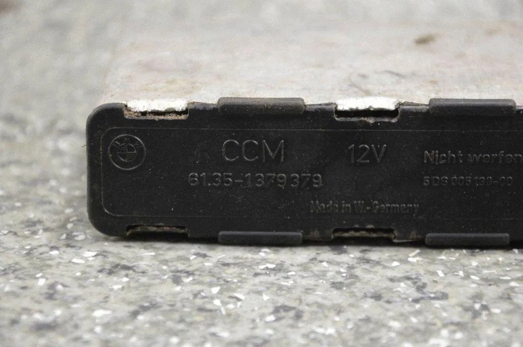 Módulo Conforto BMW OEM 61351379379 para Série 5 E34 image 4