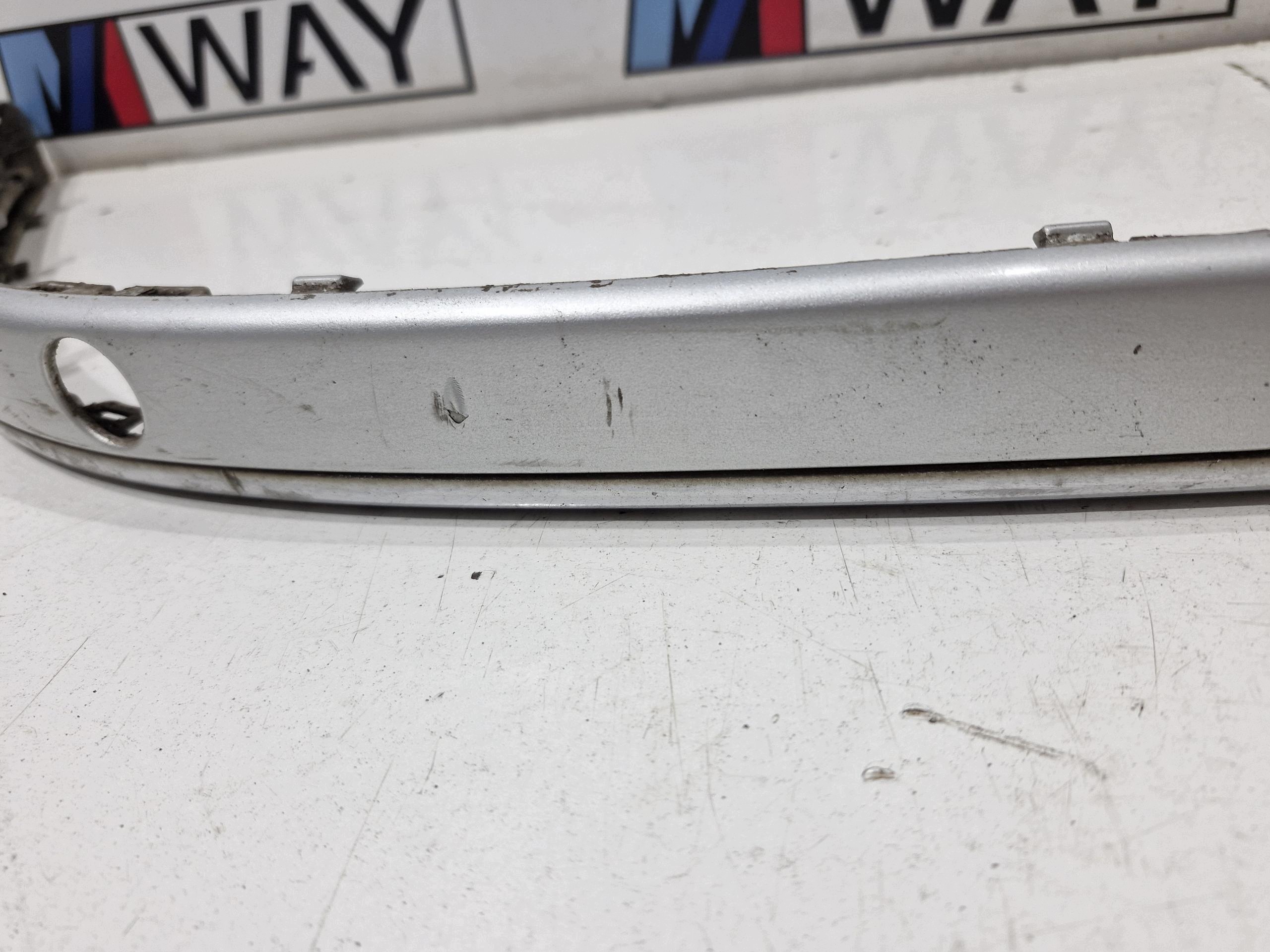 OEM 7005968 Bandeau droit pare-chocs avant BMW 5 Touring