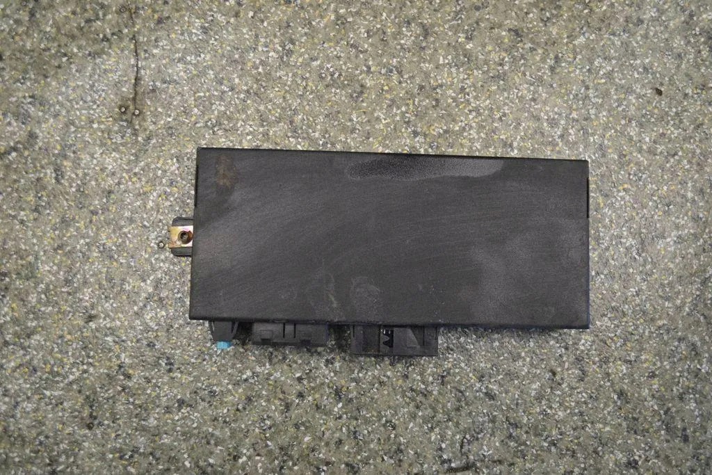 BMW Mukavuusmoduuli OEM 1387956 5-sarja E34 image 2
