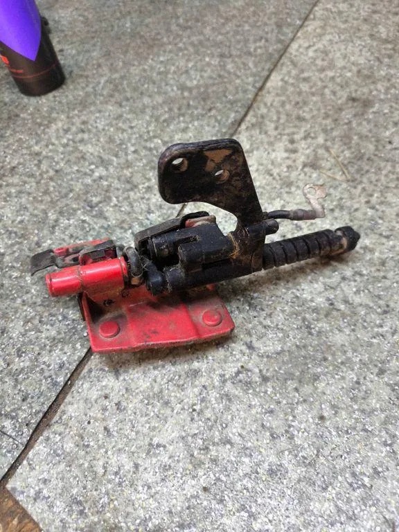BMW OE 8254016 Boot Lid Hinge - Used image 3