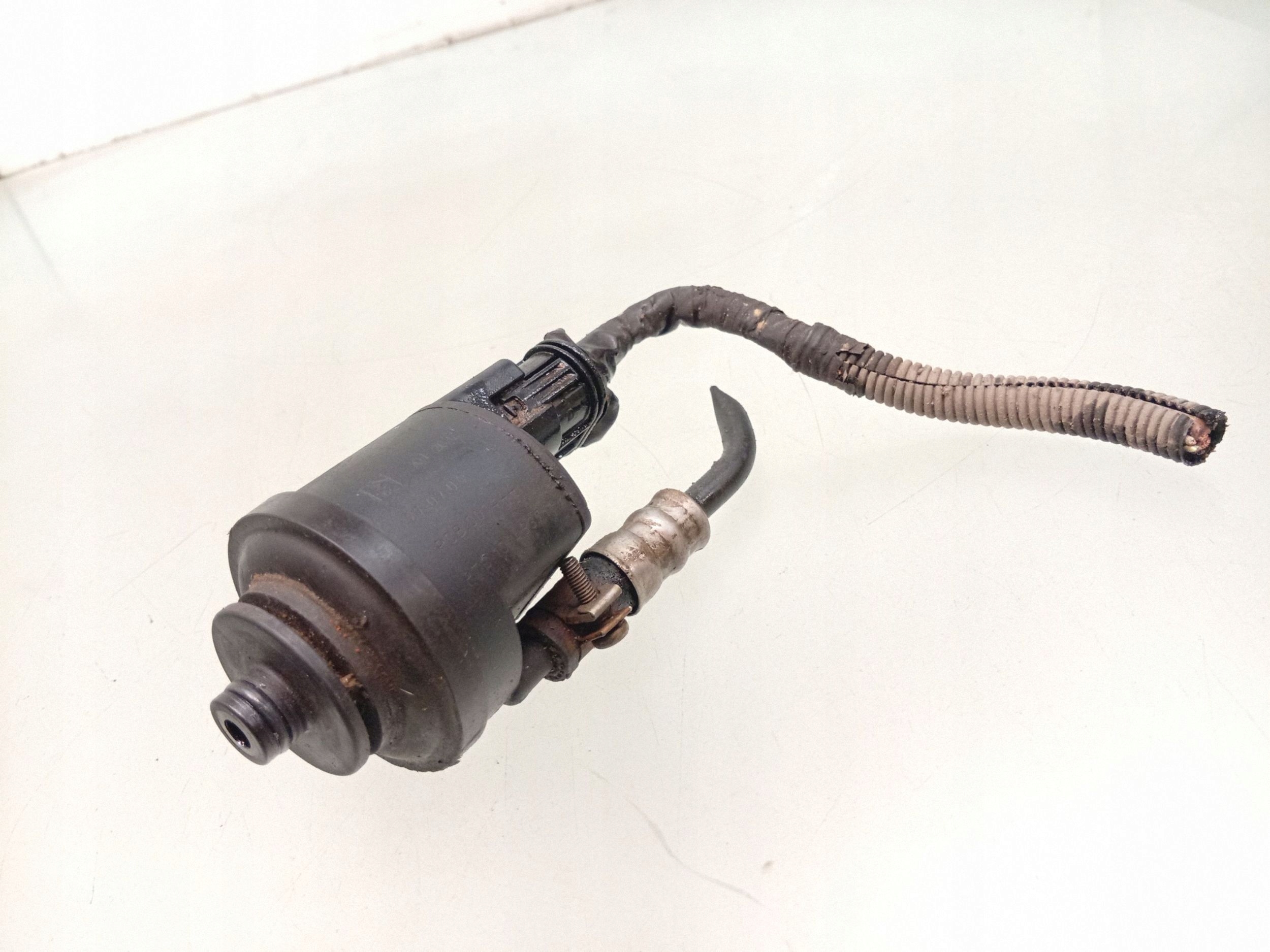 BMW Bränslevärmare OEM 7788702 - 4 stift image 2
