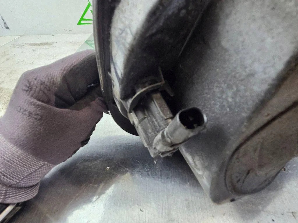 Motor de tapa de combustible OEM 13354564 Opel Astra K image 3