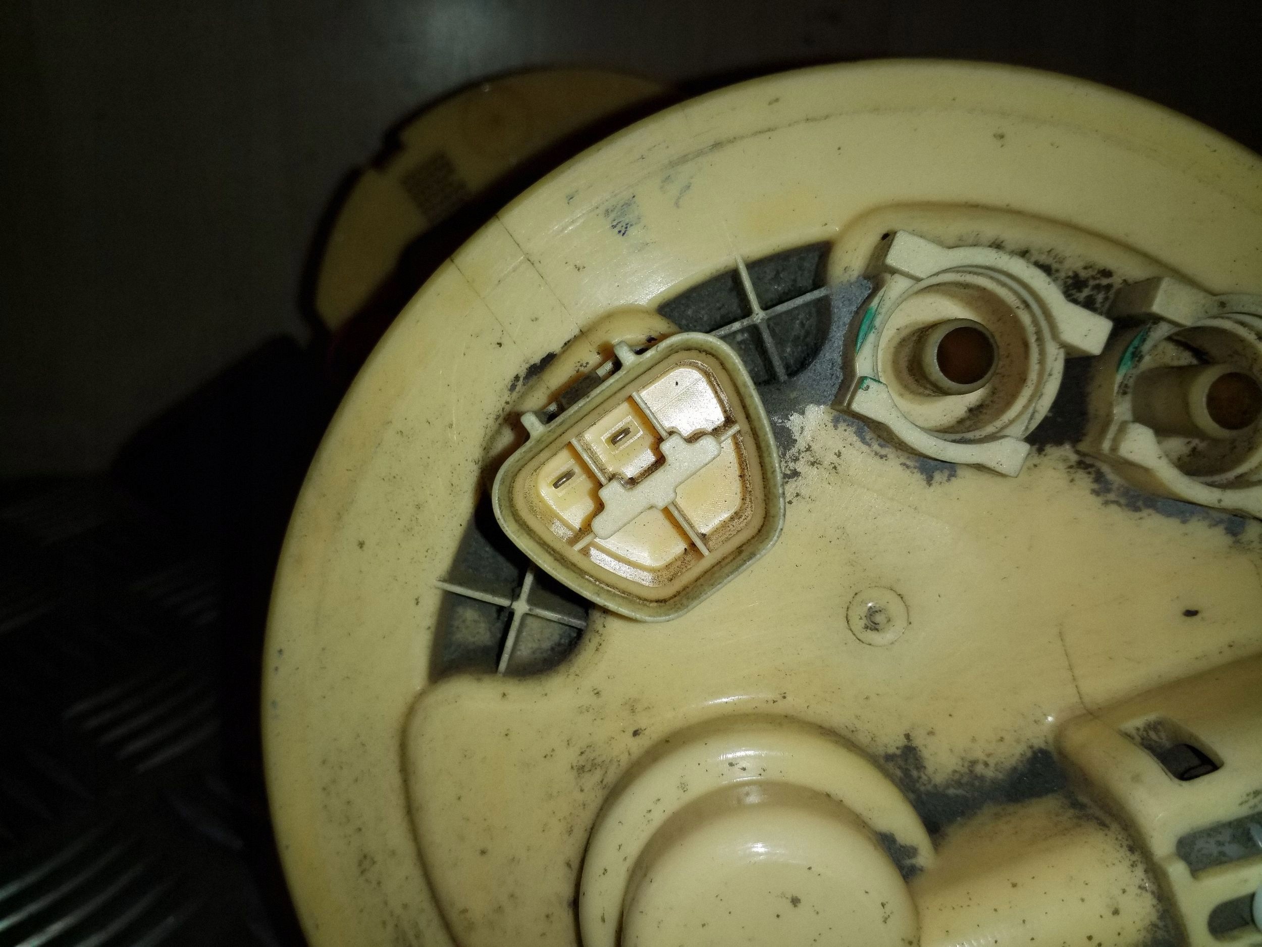 Bomba de combustível OEM 770100F020 para Toyota Corolla Verso image 3