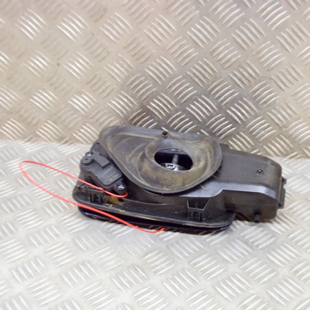 Audi A3 Tankklappe OEM 8V5809906 - Gebraucht image 3