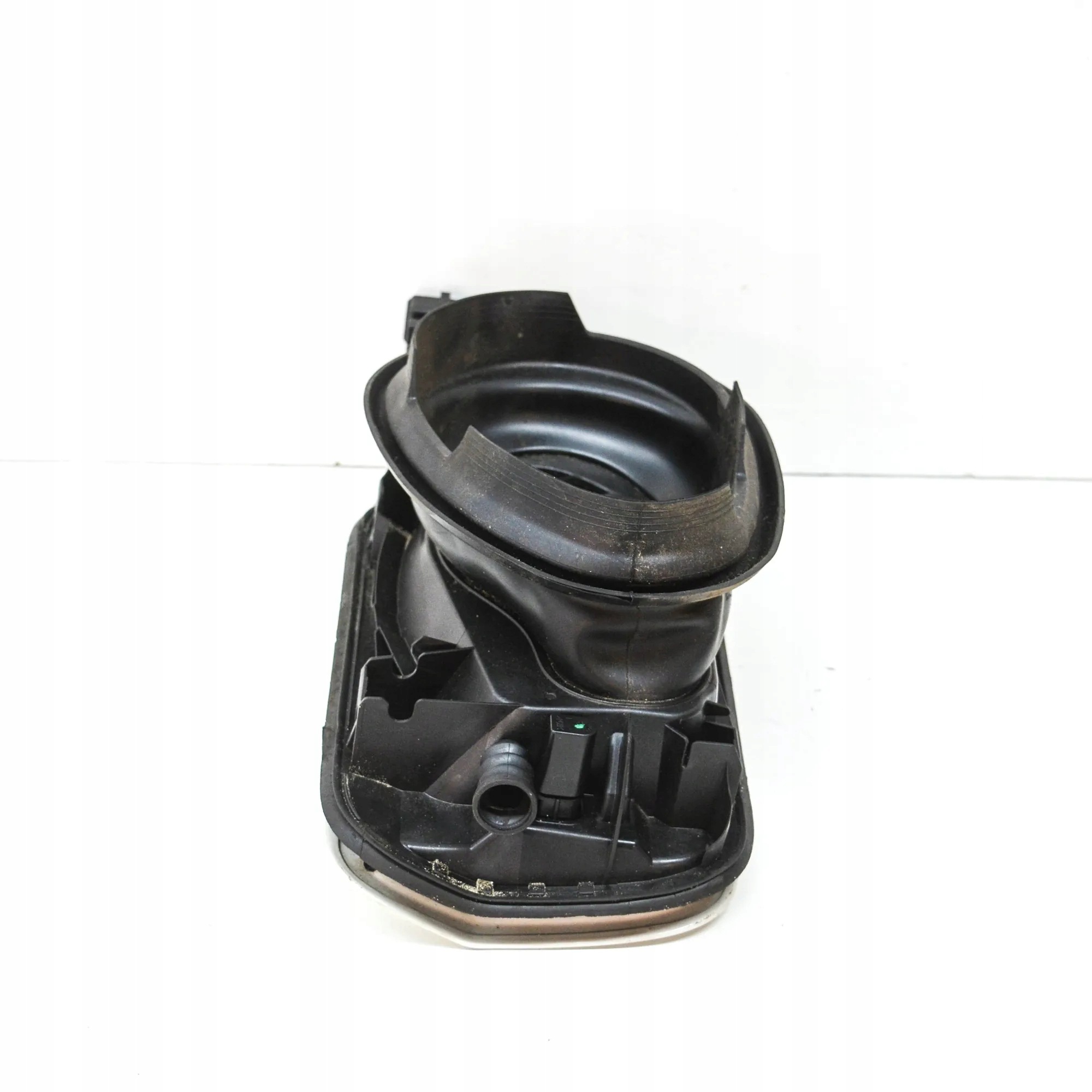 BMW Bränslelucka OEM 7238100 för F30 F31 F80 M3 image 3