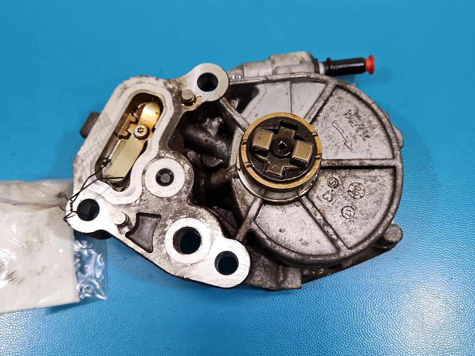 Tyhjiöpumppu OEM 12678247 Opel Insignia B:lle