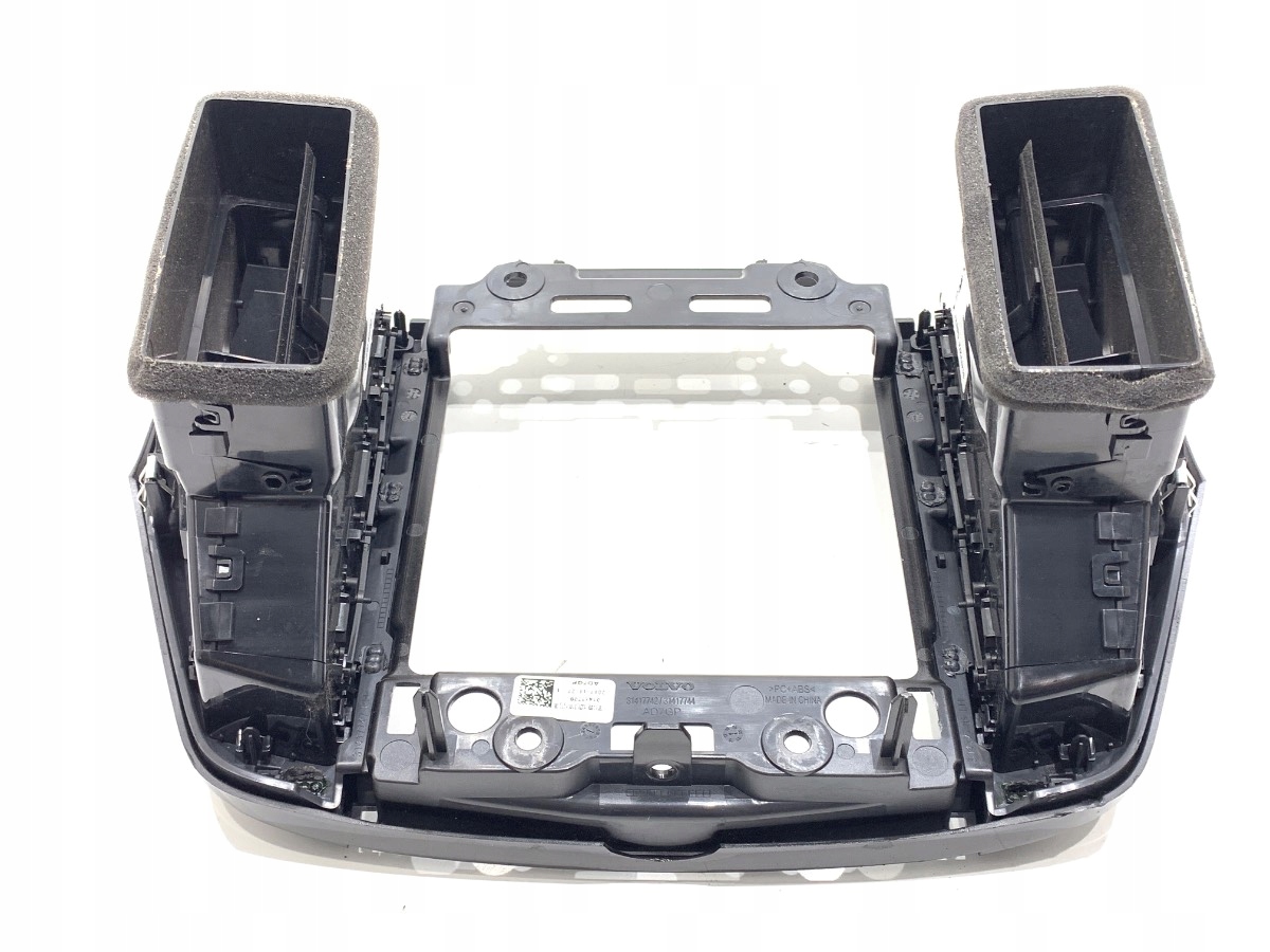 Volvo XC60 II radion konsolin kehys OEM 31417742 image 3