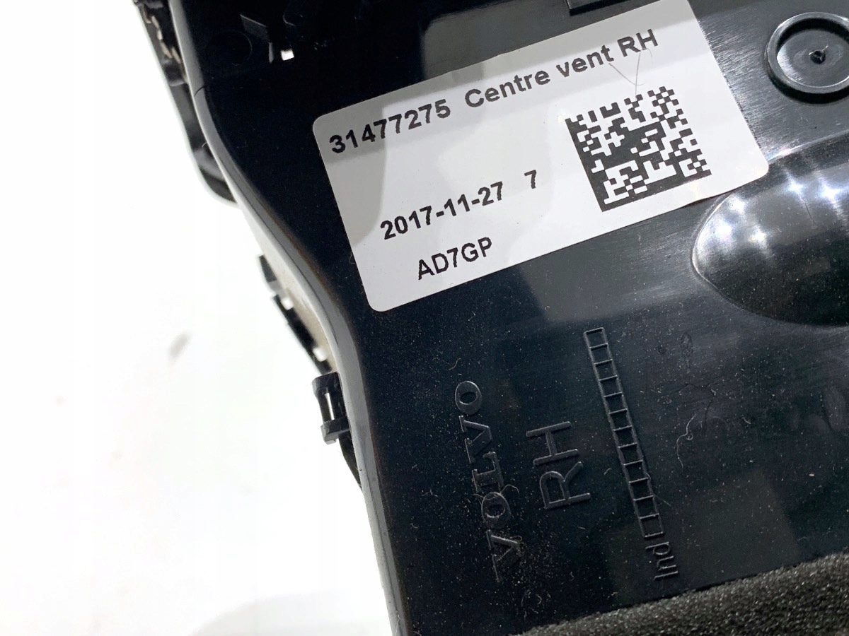 Volvo XC60 II radion konsolin kehys OEM 31417742 image 6