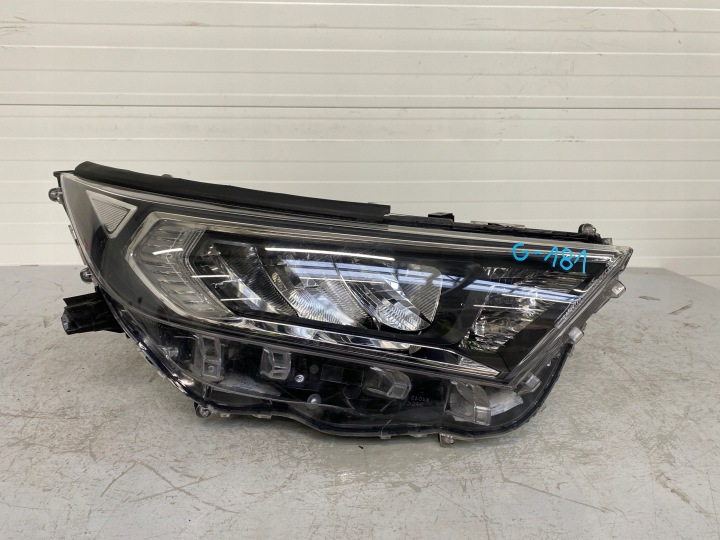 Front Headlight Right Toyota RAV4 81145-42842 G181