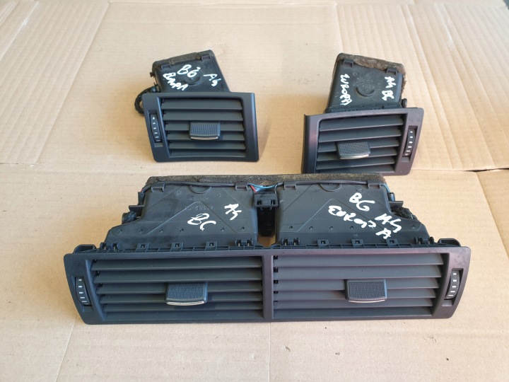 Ilmanvaihtoritilät Audi A4 B6 8E0820902F 8E0820901F 8E0820951H