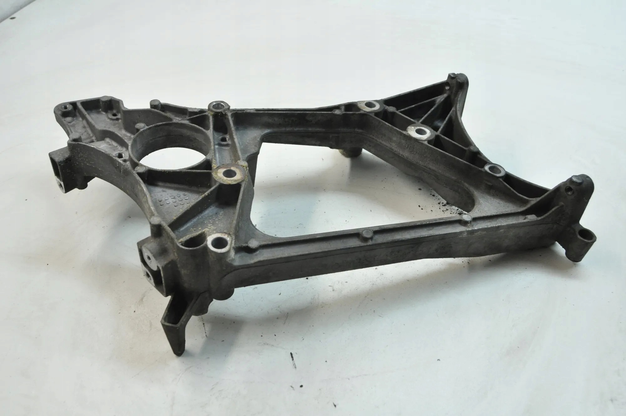 Soporte reductor trasero Mercedes-Benz OEM A6512011109 image 2