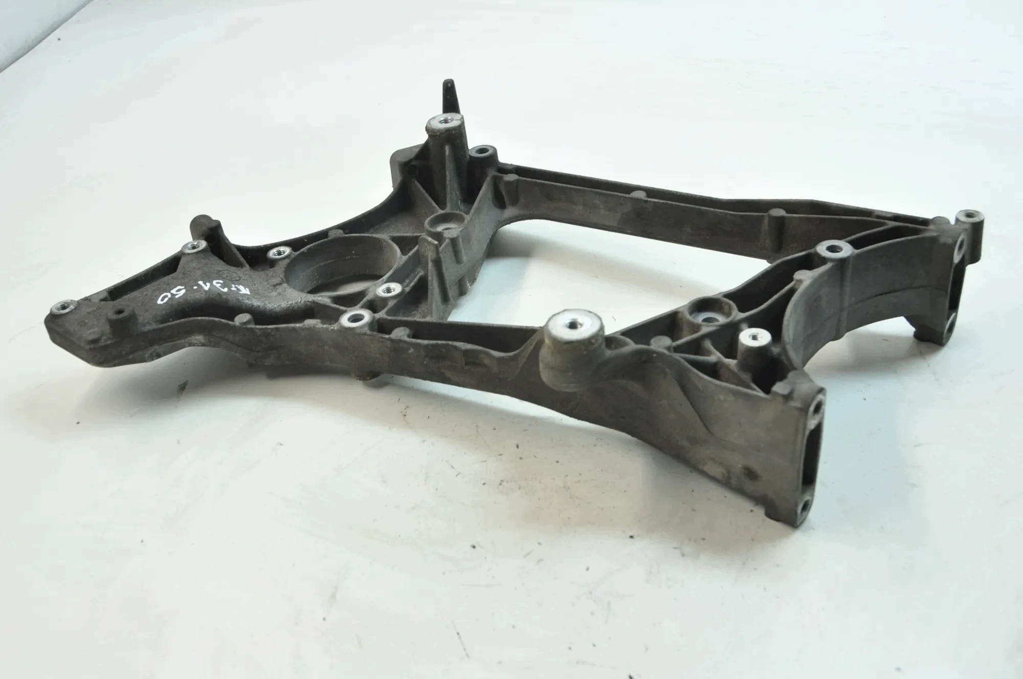 Soporte reductor trasero Mercedes-Benz OEM A6512011109 image 4