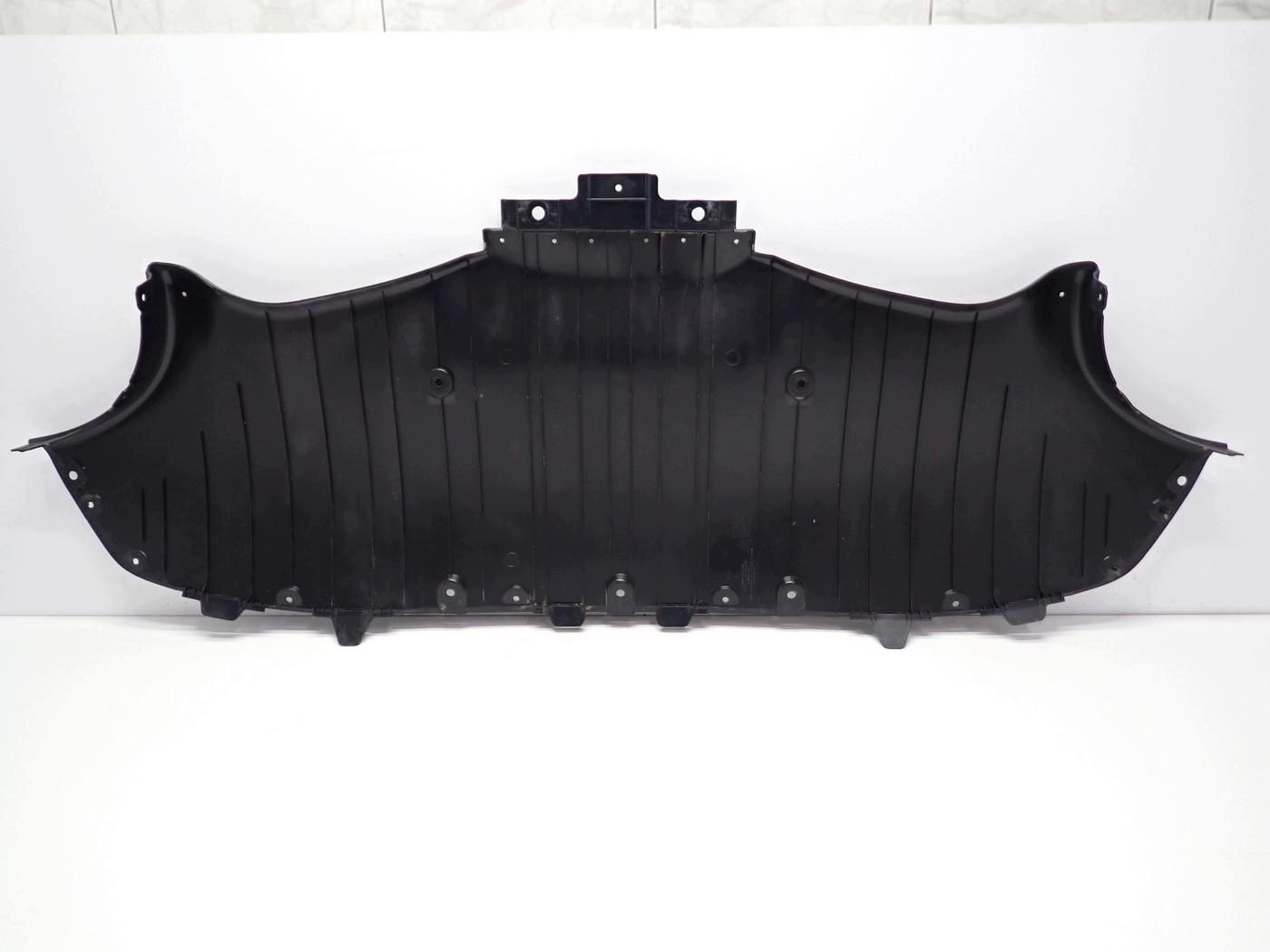 OEM 1638051-00-B Alustasuojus Tesla Model Y:lle