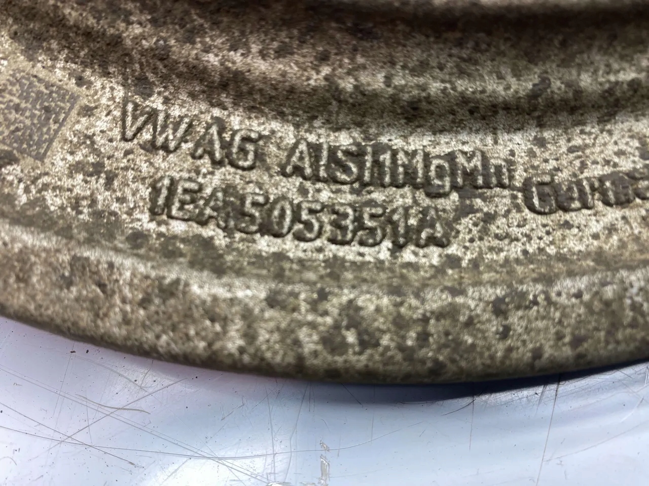 Audi Q4 Hinterer Querlenker OEM 1EA505351A - Gebraucht image 4