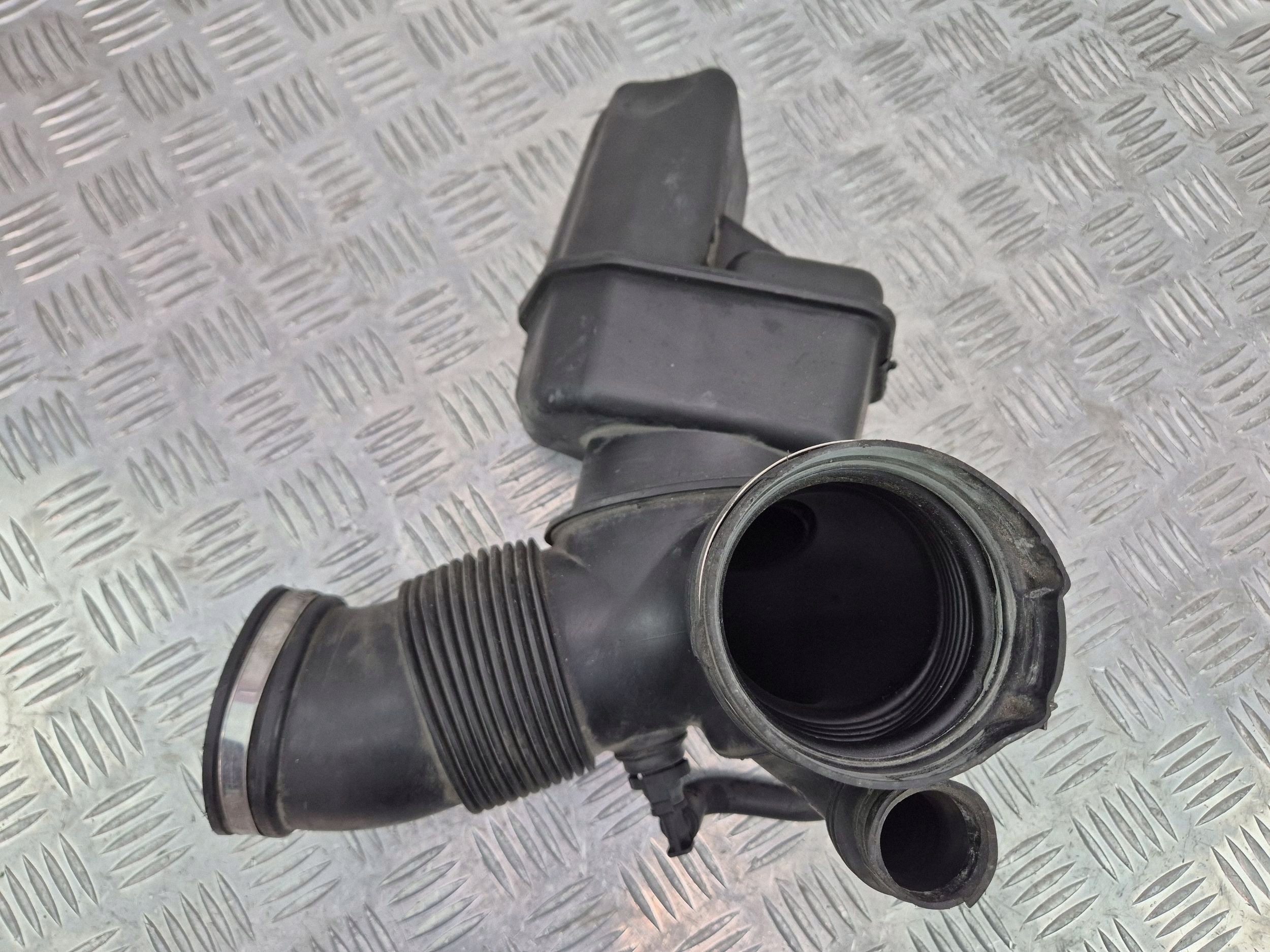 BMW E60 Luftfilterlåda Resonator OEM 7521034 image 3