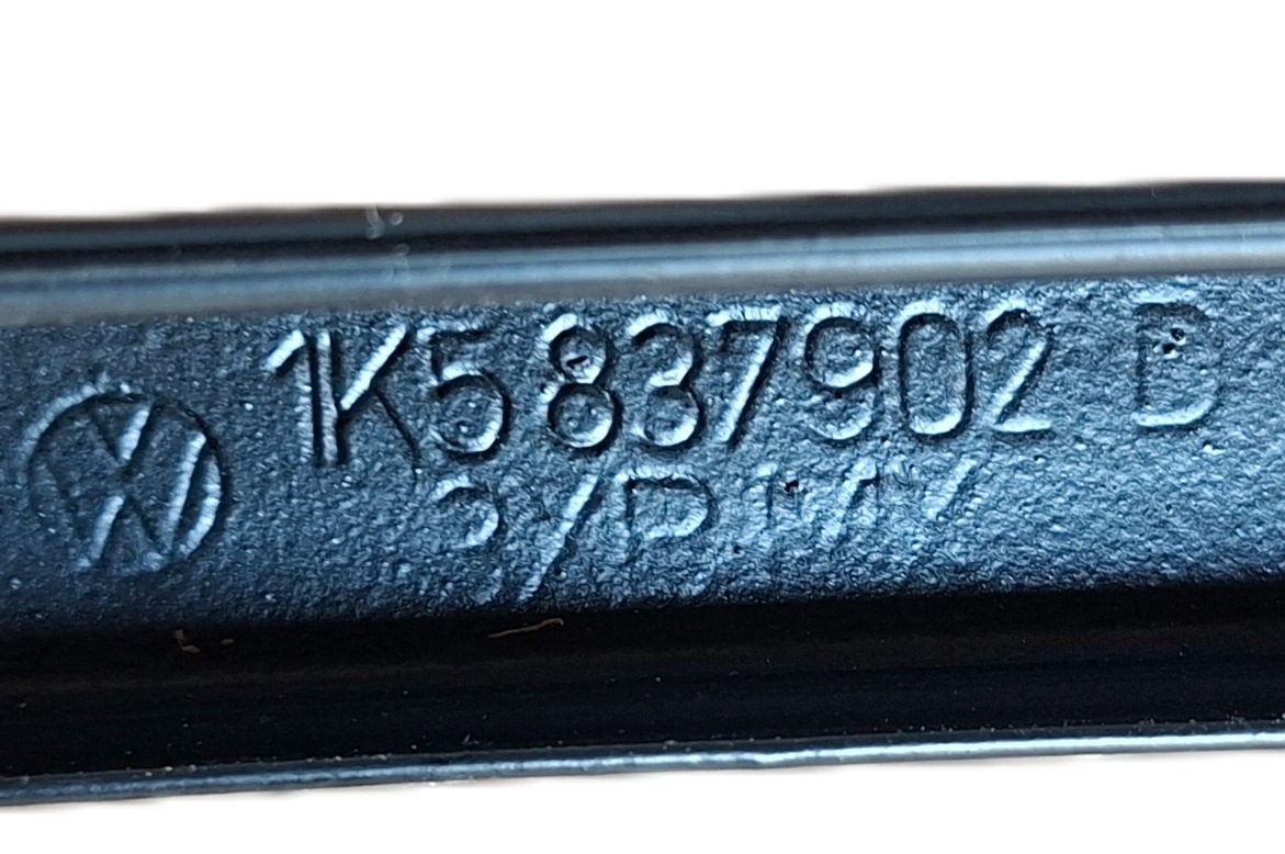 Cache de pilier de porte VW Golf Mk6 OEM 1K5837902D image 4
