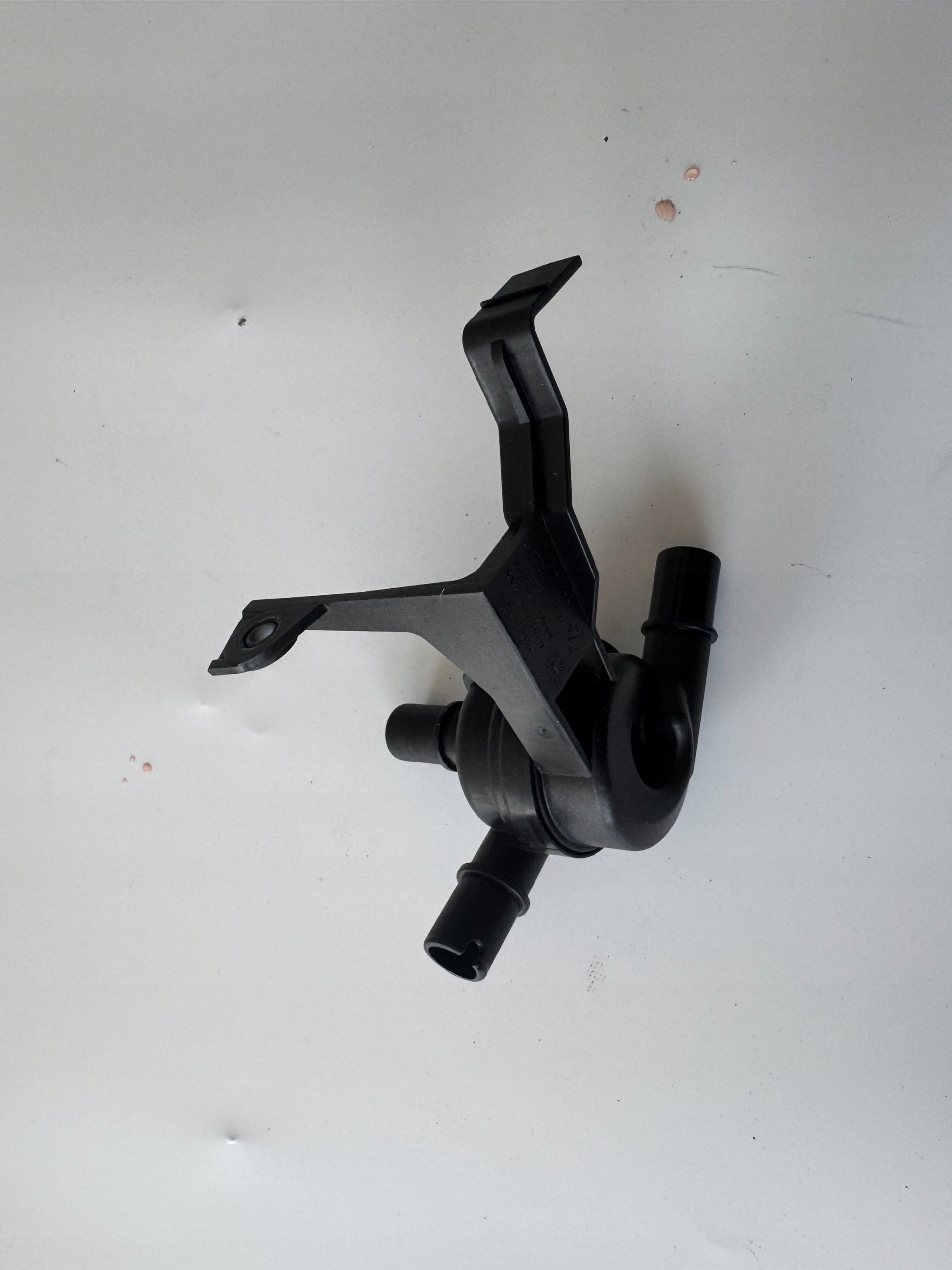 Pompe à eau Jaguar OEM M8A28K586AA - État utilisé