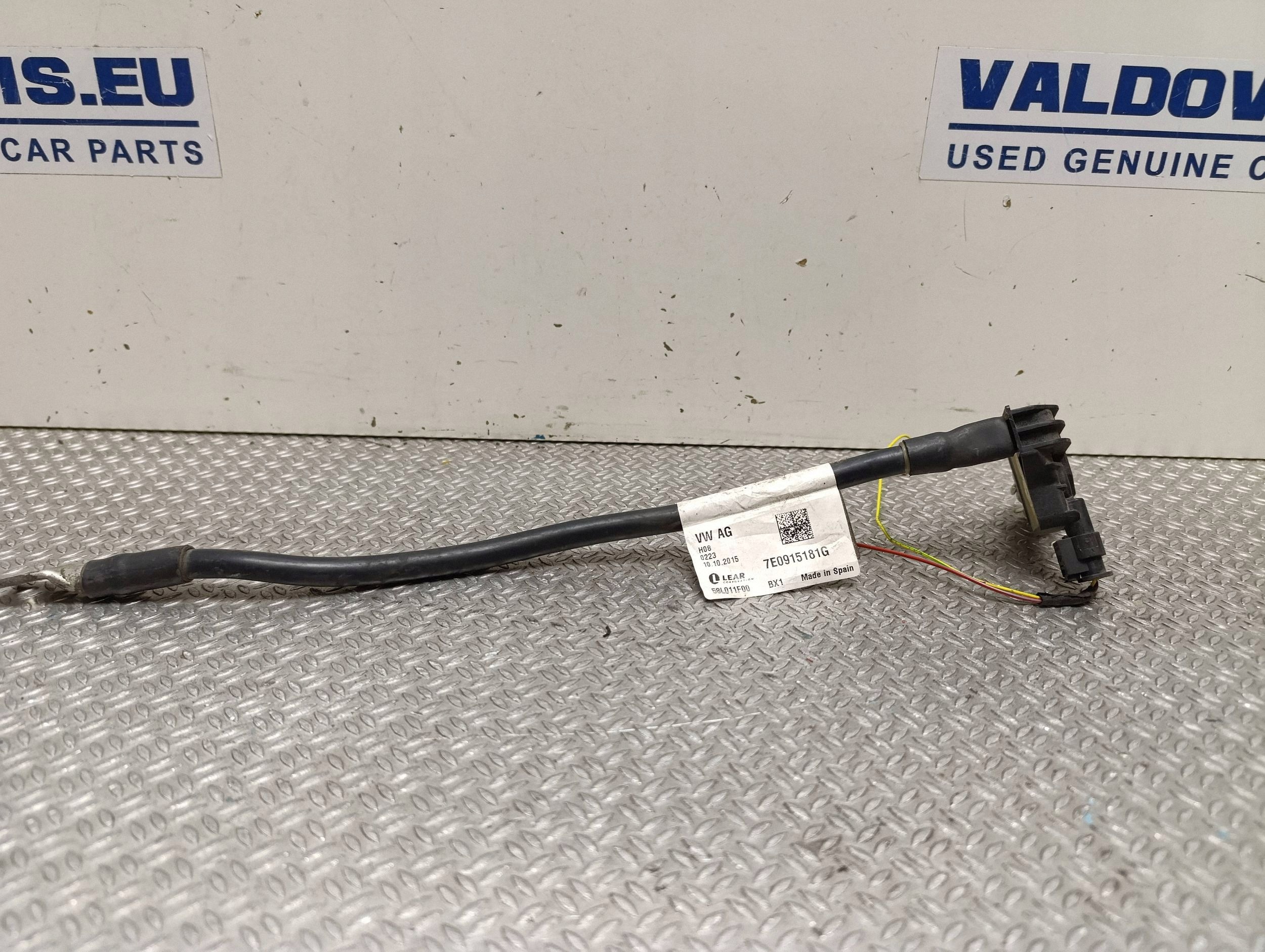Negatiivinen Klemmi OEM 7E0915181G VW Transporterille