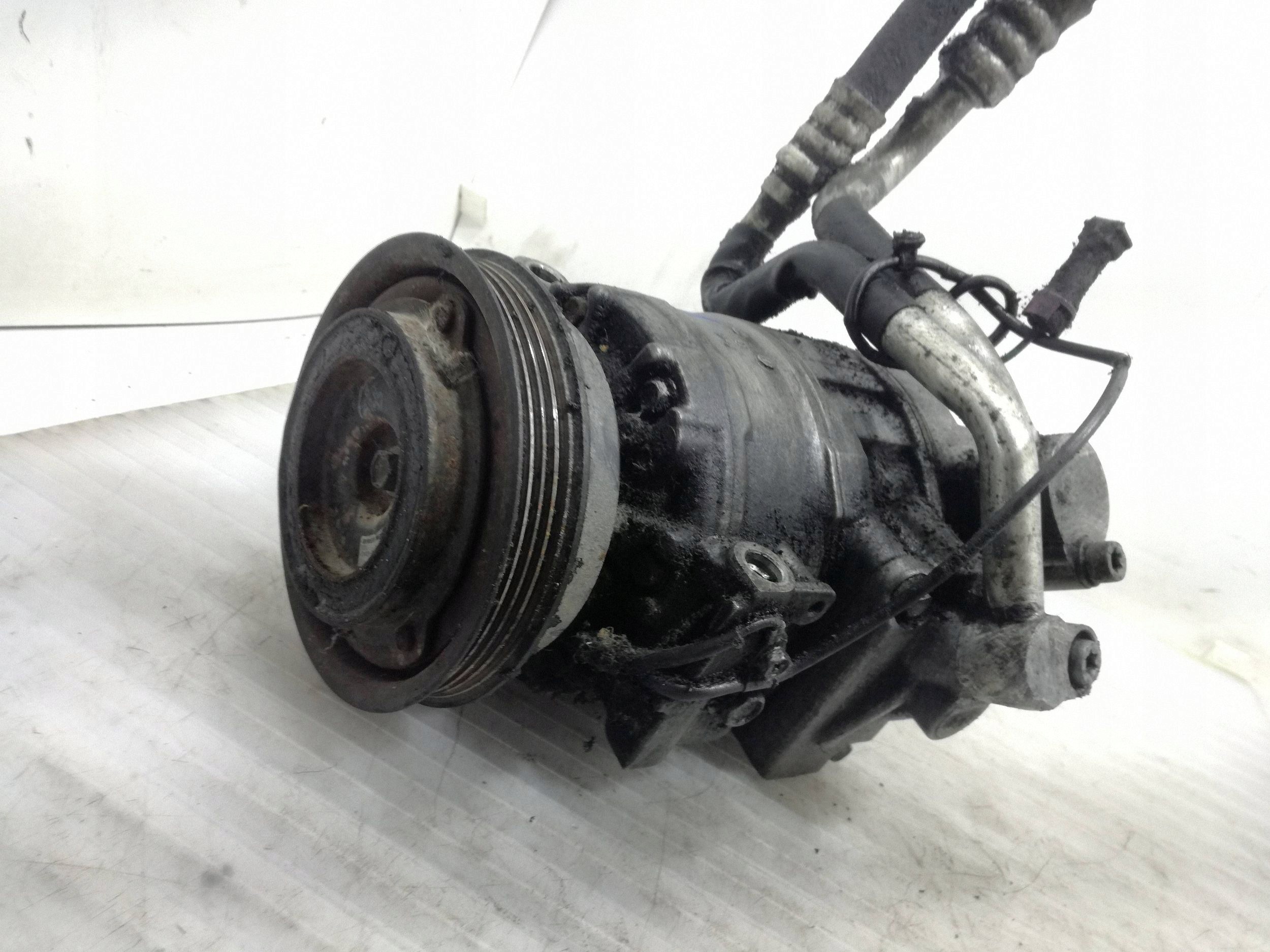 Compresseur Climatisation VW OEM 8D0260808 - Occasion image 2