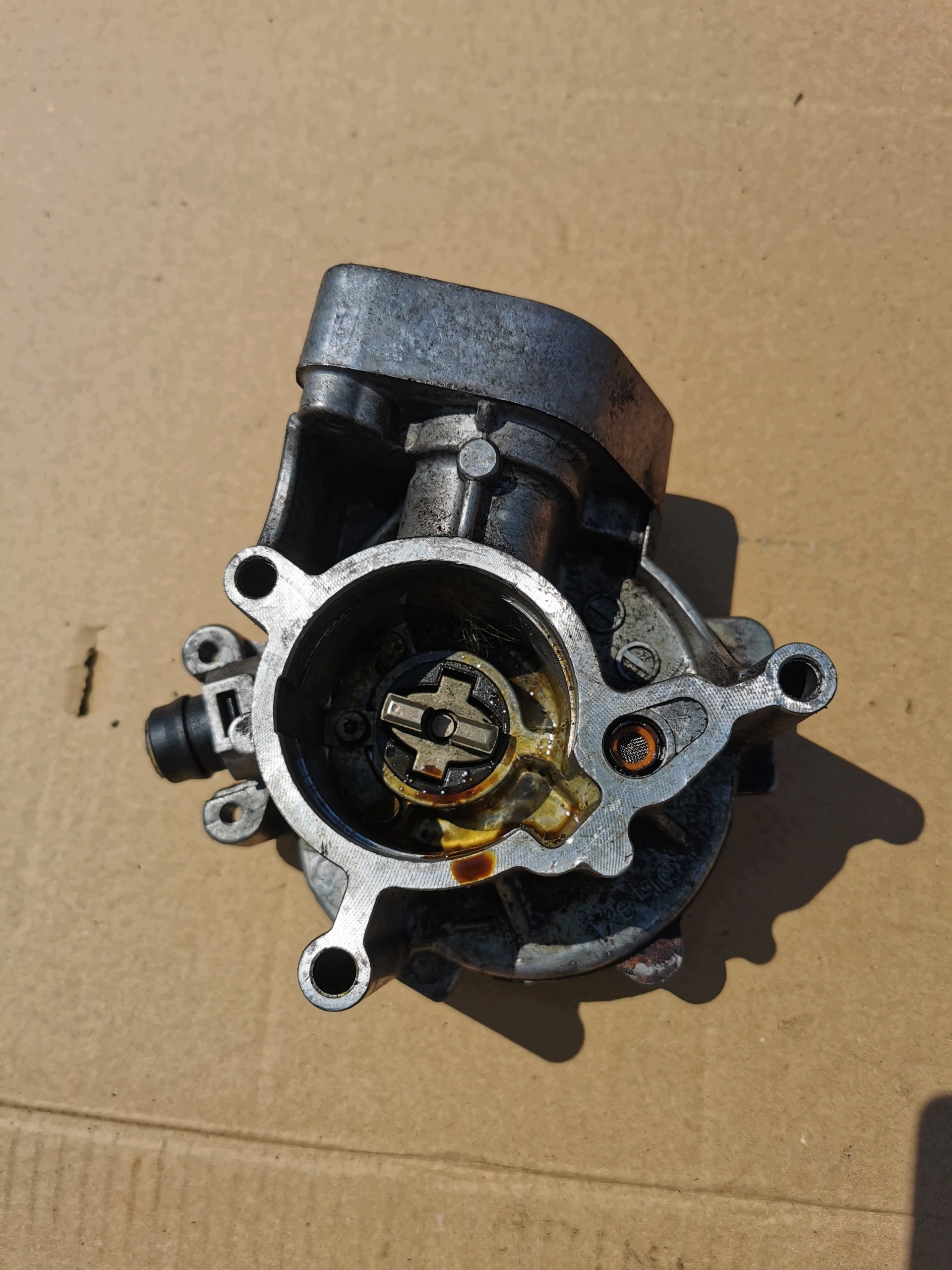 Audi OE 06L145100B Vacuum Pump - Used image 4