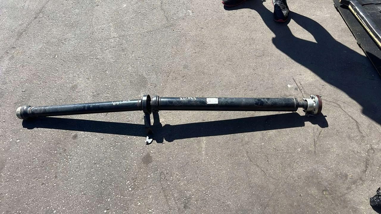 Audi OE 8W0521101D Used Propeller Shaft image 3