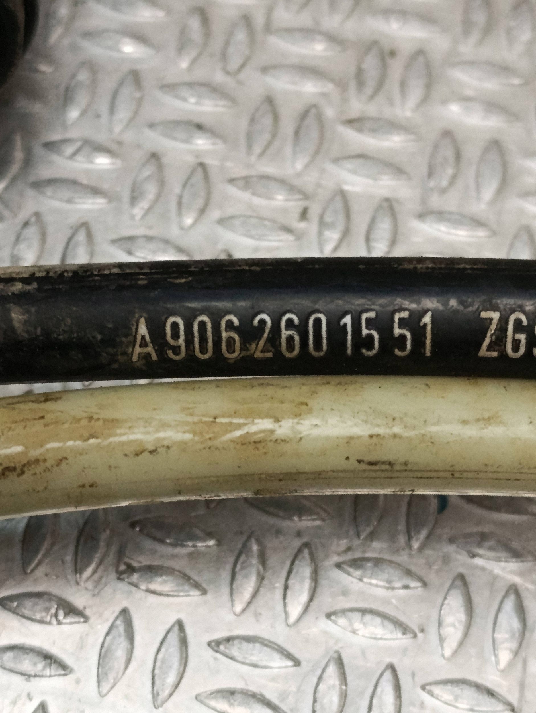 Cable de cambios VW Crafter OEM A9062601551 - Usado image 4